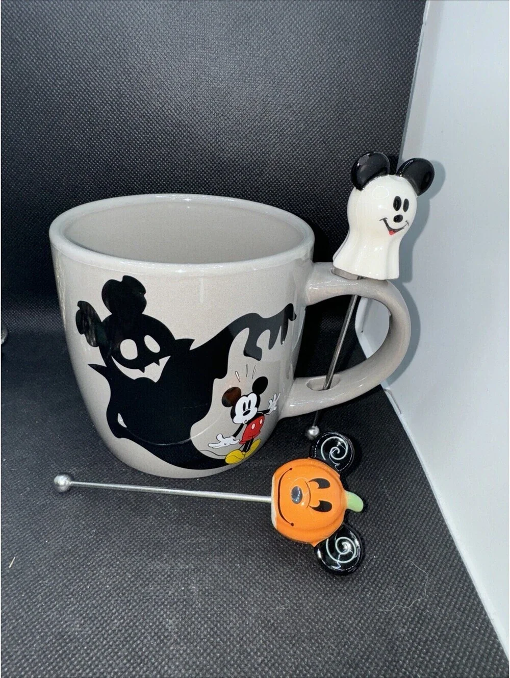 DISNEY HALLOWEEN 2023 BOO GHOST SHADOW MICKEY CERAMIC MUG WITH GHOST STIR STICK